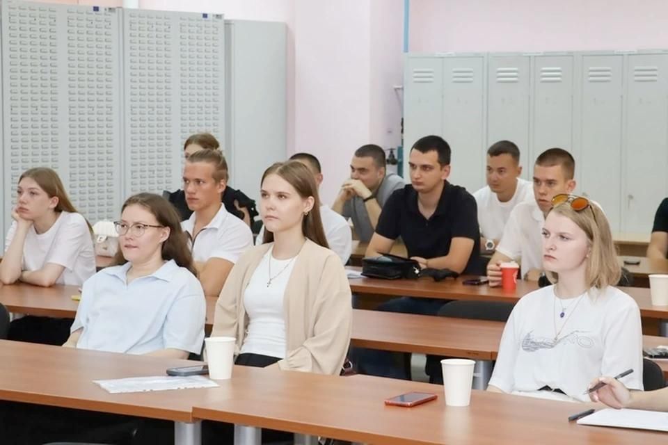 На Запорожскую АЭС прибыли 20 студентов-практикантов из Севастополя