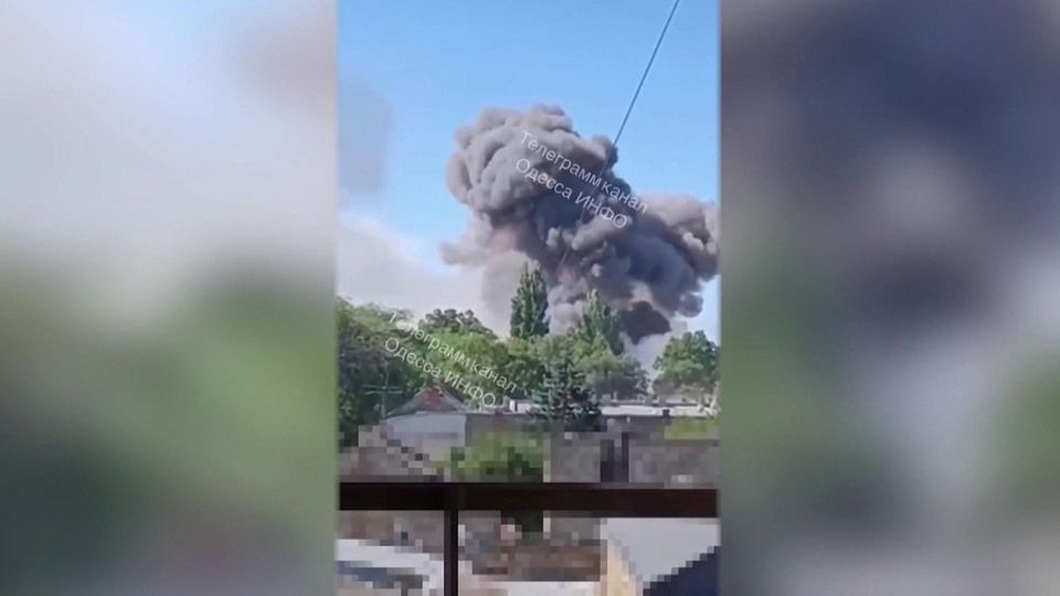 Сразу в нескольких областях Украины прогремели взрывы на военных объектах