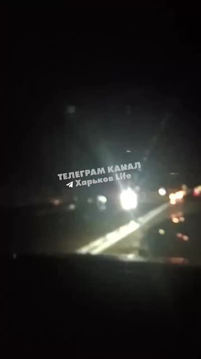 Владимир Рогов: Кран и ветер против ВСУ. В Харькове во время урагана на машину боевиков ЗеРейха упал строительный кран