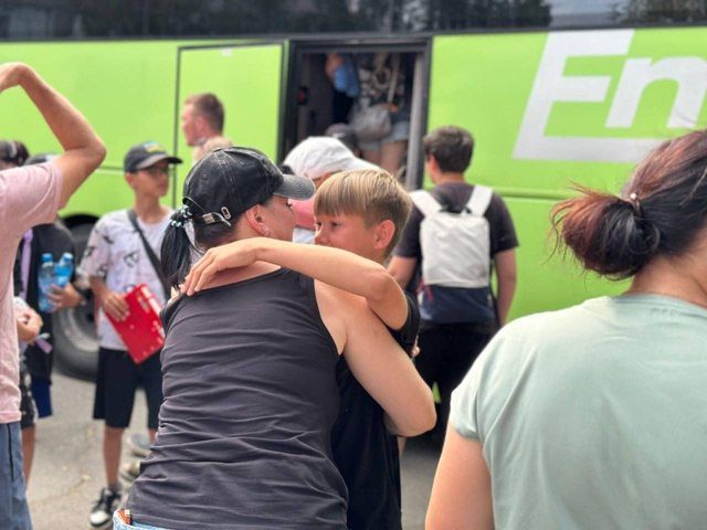 Для 200 ребят из Токмакского и Пологовского округов завершилась вторая смена в лагере на Черном море