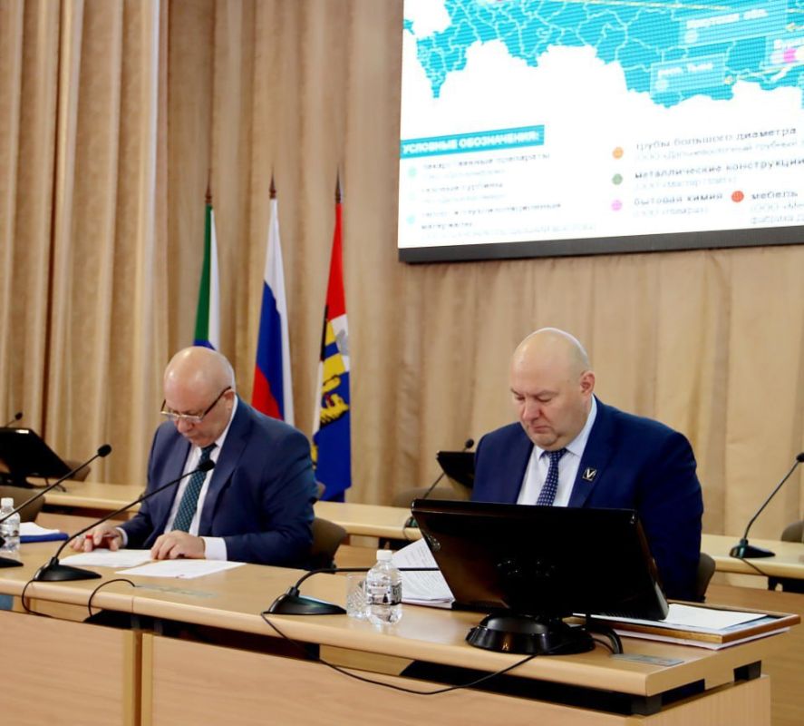 Власти Хабаровска объяснили карту без новых регионов России за спиной мэра показом данных за 2020 год