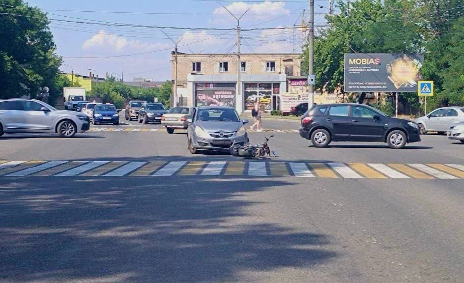 В ДТП в Мелитополе пострадал водитель электроскутера, лишенный прав