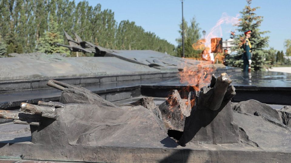 Депутаты Госдумы установили уголовную ответственность за осквернение воинских захоронений и других объектов, увековечивающих память погибших при защите нашей страны или ее интересов