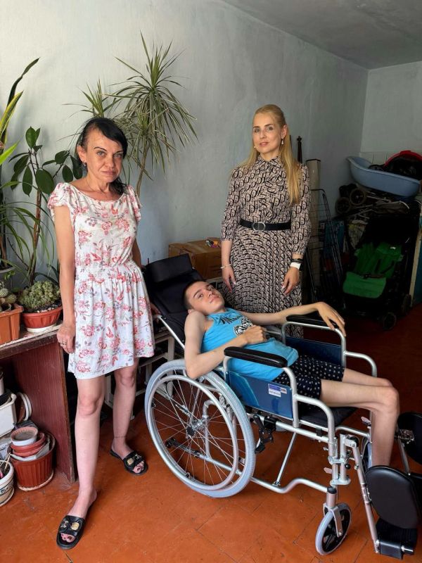 Анна Хорошун: Благодаря Фонду "Возрождение", мальчику с ограниченными возможностями доставили новую инвалидную коляску