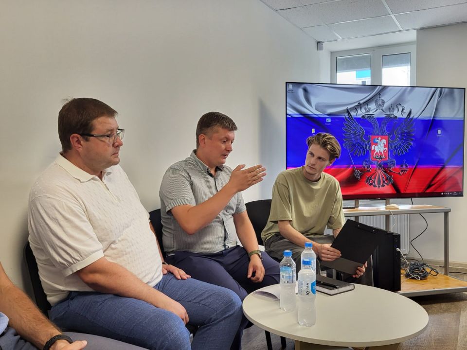 Судьи Запорожского областного суда провели встречу с активистами молодежных общественных организаций региона