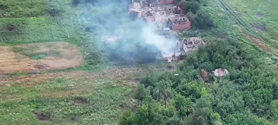 Битва за Кондратовку: украинский оккупант разлетается на куски после попадания нашего ударного дрона