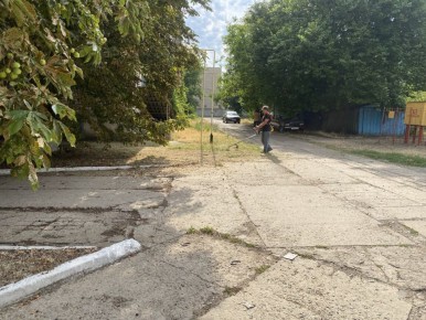 Сотрудники МУП «Жилсервис» продолжают благоустройство территории села Новобогдановка