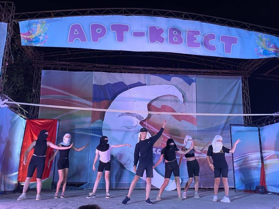 Дети из Запорожской области приняли участие в «Танцевальном баттле» в лагере на Черном море