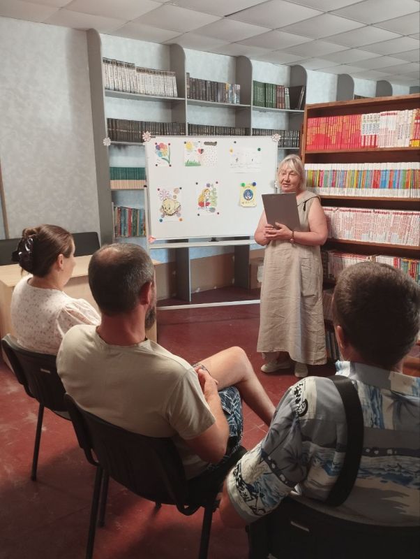 Работники музея провели в библиотеке села Осипенко лекцию на тему «Село моё родное»