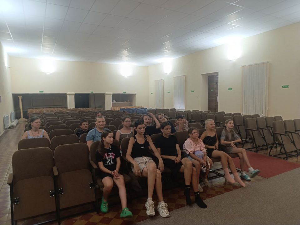 В ДК с. Осипенко проведено информационное мероприятие - лекция "Интернет гигиена"