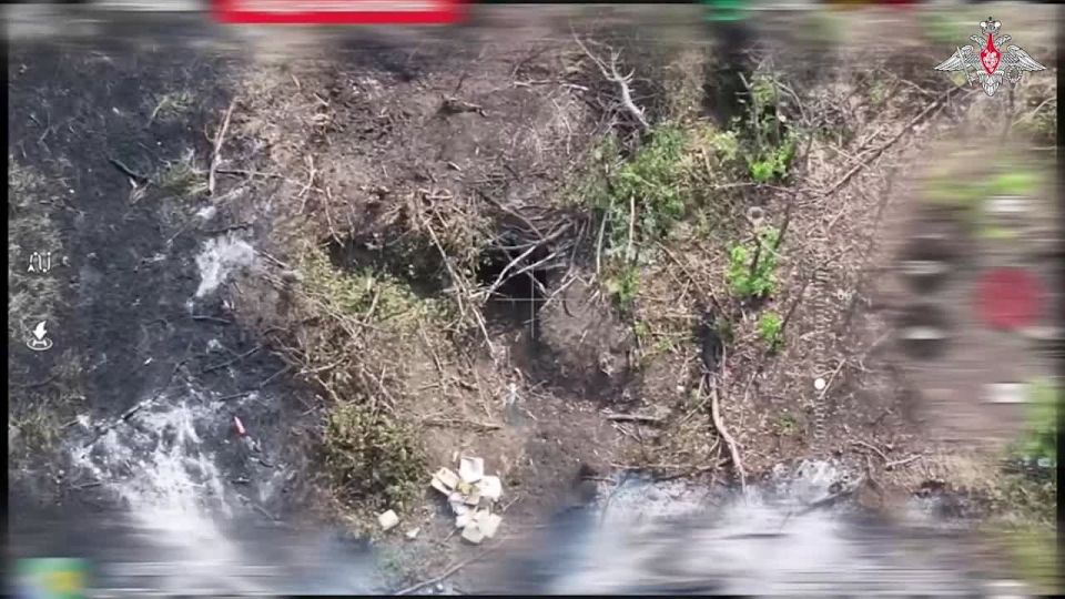 Российские дроноводы разносят технику и укрепления ВСУ