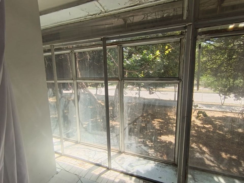 Разбитые очередным ударом ВСУ стекла в ЗАГСе Токмакского округа заменили пензенцы