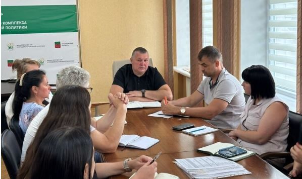 На Запорожье обсудили уборочную кампанию, поддержку аграриев и борьбу с саранчой