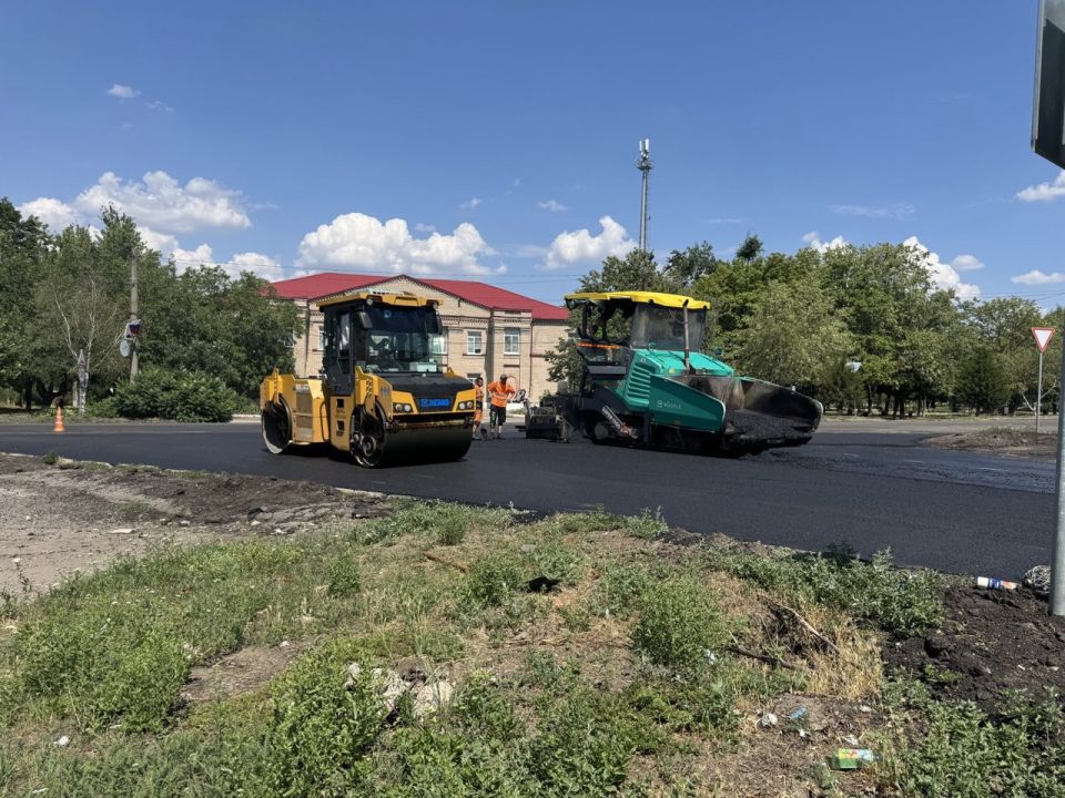 Глава Куйбышевского муниципального округа проконтролировал ход работ по асфальтированию улицы Ленина