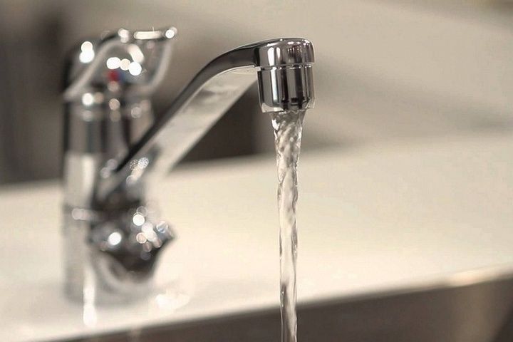 Машина с водой прибыла по адресу: ул. Ревуцкого, 12 — магазин «У Гоффмана»