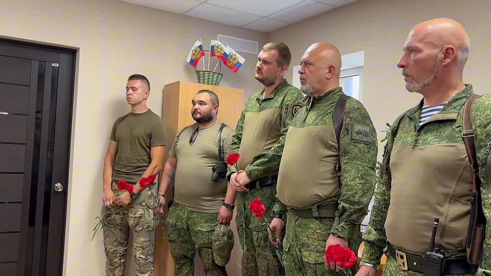 В Светлодолинском клубе досуга открыли уголок памяти «Герои России остаются в наших сердцах»