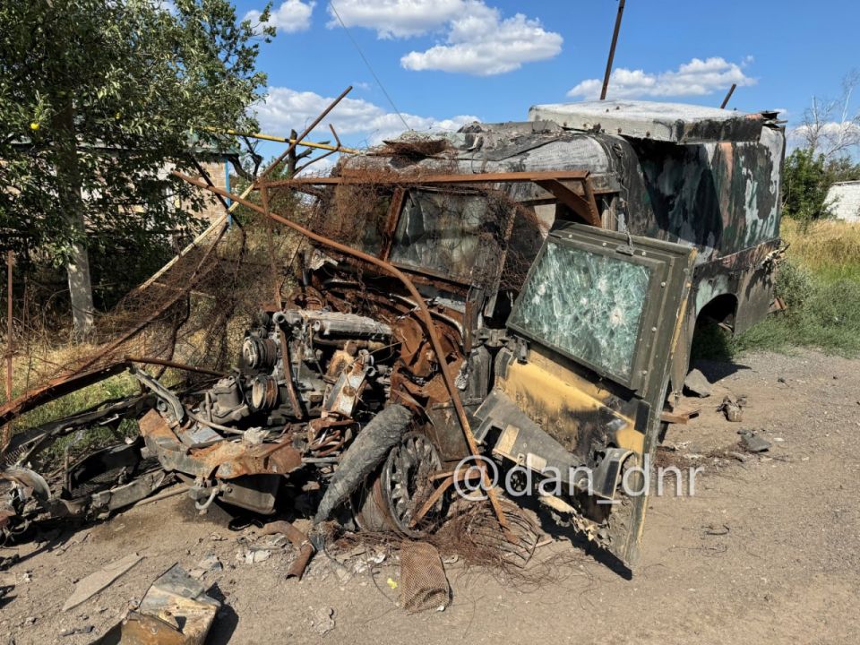 Британский бронеавтомобиль Land Rover Snatch — из-за слабой защиты его еще прозвали «мобильный гроб»