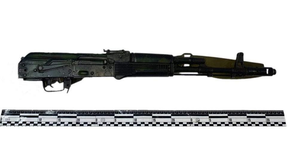 В Запорожской области правоохранители пресекли нелегальную продажу боевого автомата