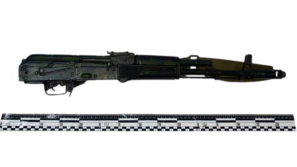 В Запорожской области правоохранители пресекли нелегальную продажу боевого автомата