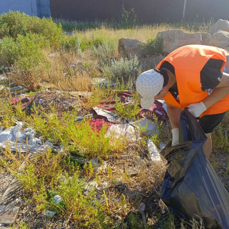 Сотрудники МБУ «Благоустройство. Бердянск» убрали пляжи на Слободке