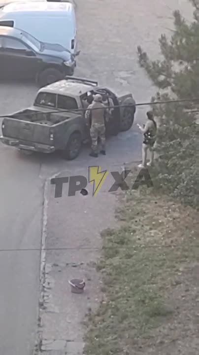 В Запорожье мужик выгуливал собаку и резко решил, что хочет воевать за Зеленского и Европу