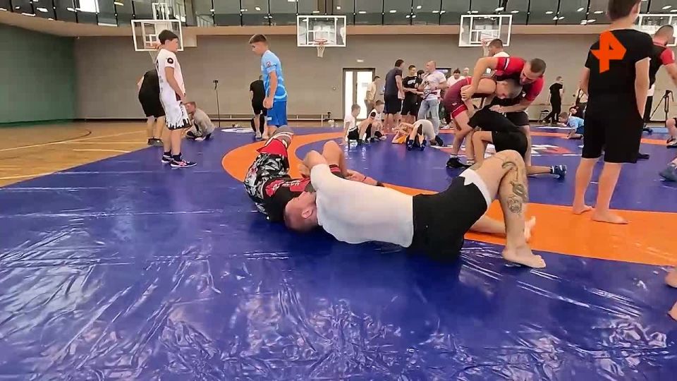 Бразильский боец UFC Франсимар Баррозу хочет стать гражданином России