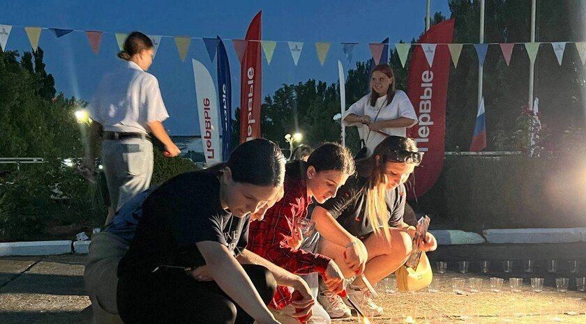 В Бердянске зажгли тысячу свечей в память о детях, погибших в войне на Донбассе