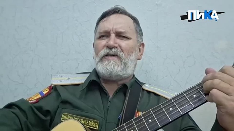 «Я видел Ангела в бою, Он поднимал бойцов упавших, И с нами шёл в одном строю, Вселяя веру и бесстрашие»