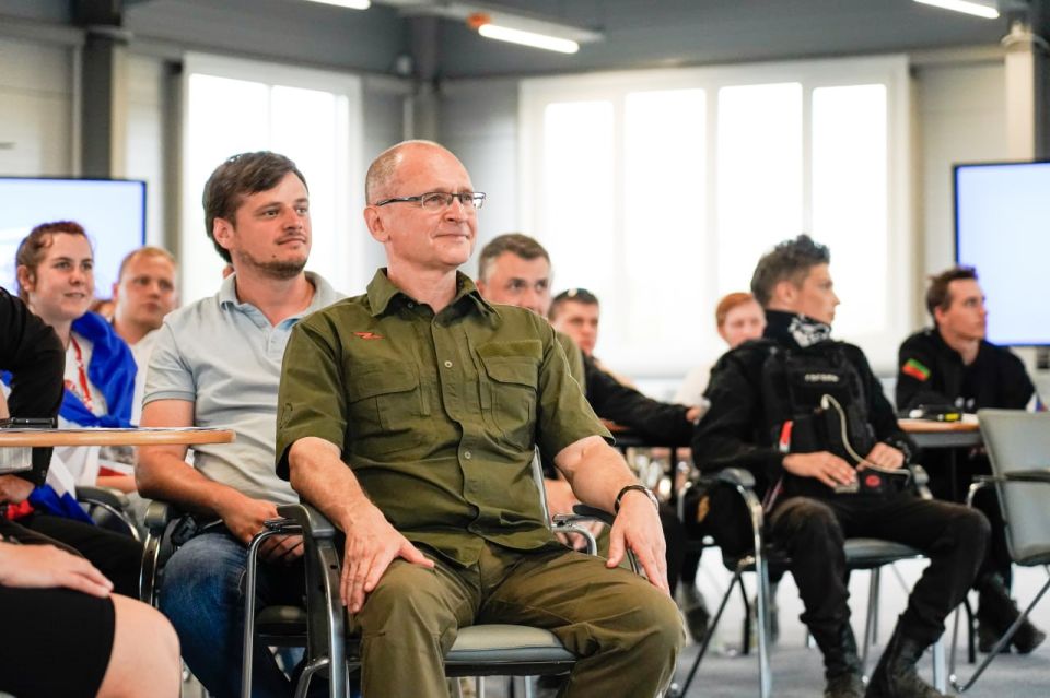 Молодёжь Запорожской области поздравляет с днём рождения первого заместителя Руководителя Администрации Президента Российской Федерации Сергея Владиленовича Кириенко!