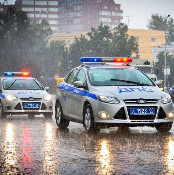 Анна Хорошун: С сегодняшнего дня вступили в силу обновлённые Правила дорожного движения, регулирующие порядок действий водителей при приближении автомобилей с мигалками