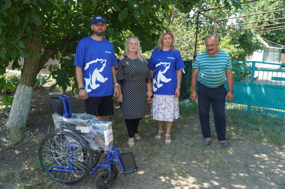 При поддержке «Единой России» в Бердянский район доставили помощь для маломобильных жителей