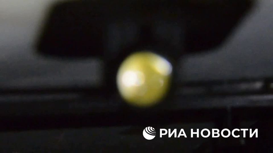 Российские специалисты перехватили сигнал и посадили в Запорожской области украинский БПЛА с оборудованием, маркированным компанией Silvus Technologies из США, которая производит продукцию для военных беспилотных систем