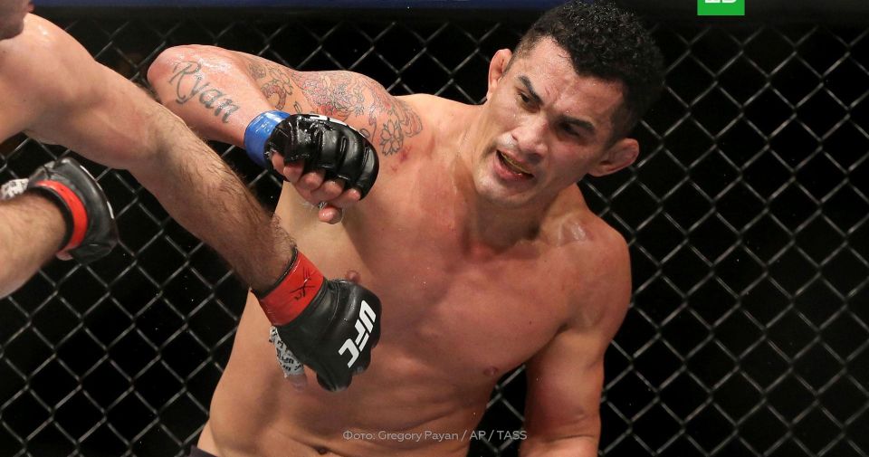 Бразильский боец Баррозу приехал в Мелитополь и попросил российский паспорт