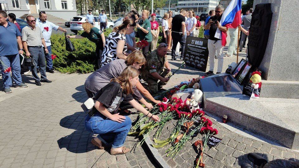 В Мелитополе прошла акция, посвященная детям, ставшим жертвами обстрелов