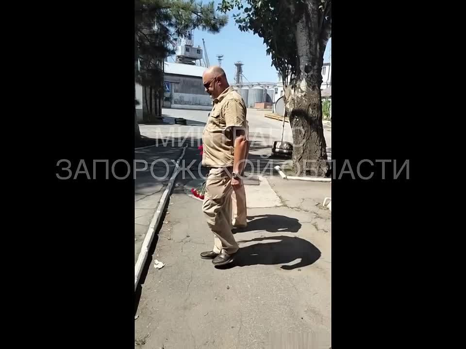 В Бердянске почтили память моряков в День ВМФ!