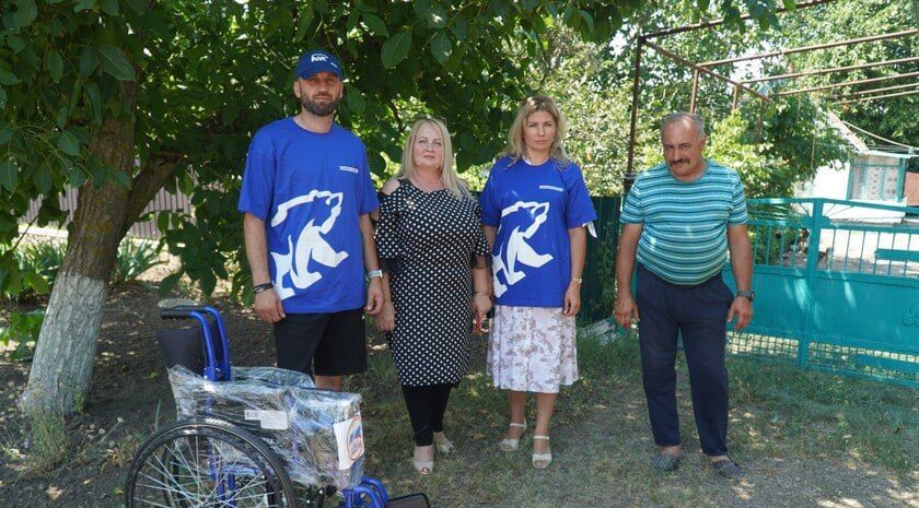 Маломобильные жители Бердянского района получили гуманитарную помощь