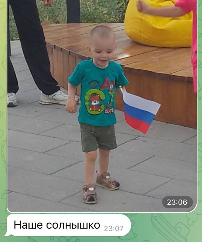 Валерия Петрусевич: Всем привет от Артемки, у малыша прекрасное настроение, восстанавливает силы и уже танцует в родном Энергодаре