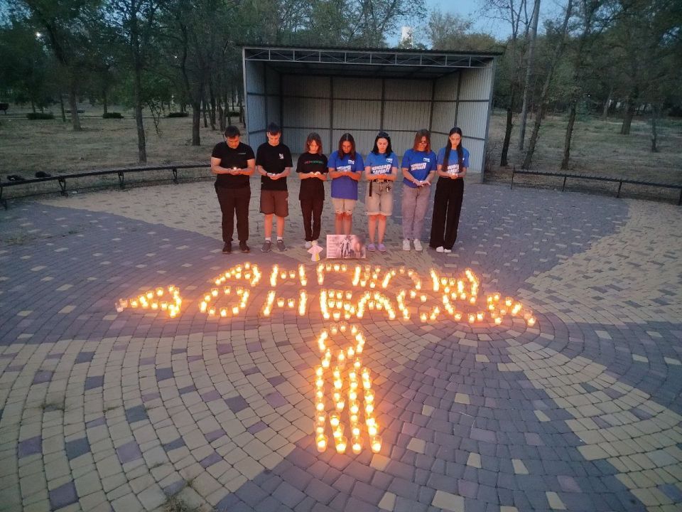 #Молодогвардейцы и активисты движения #ЮгМолодой провели Всероссийскую акцию «#СвечаПамяти» ко Дню памяти детей - жертв войны на Донбассе
