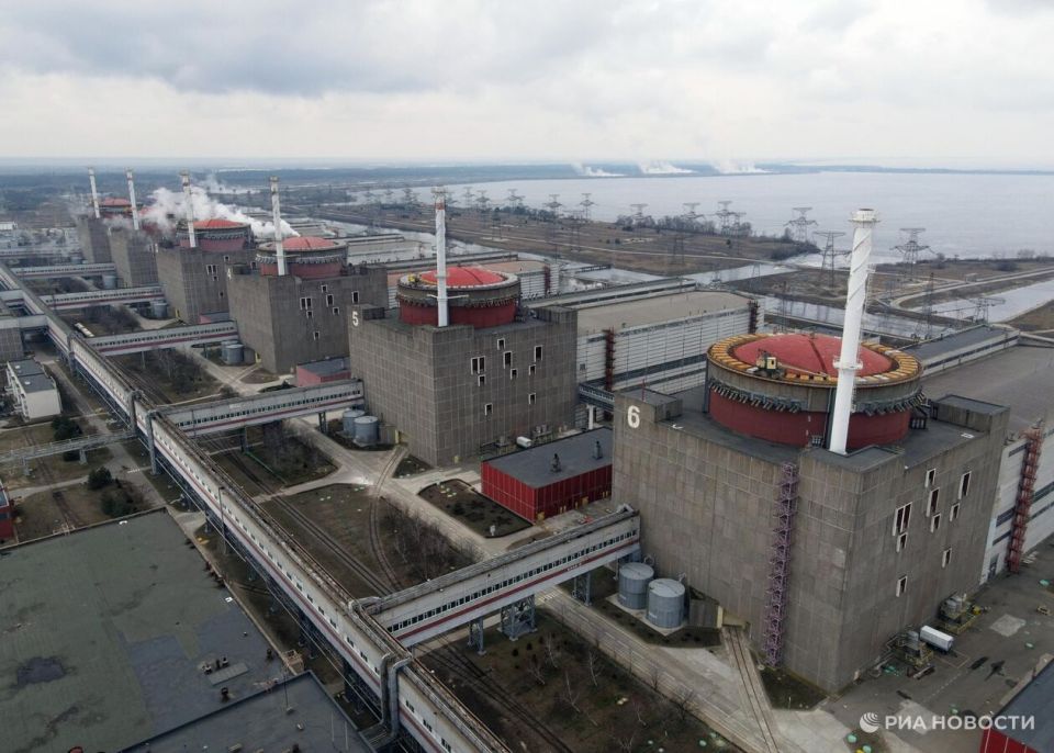 Украинцы оказывают давление на персонал ЗАЭС, заявил Ульянов