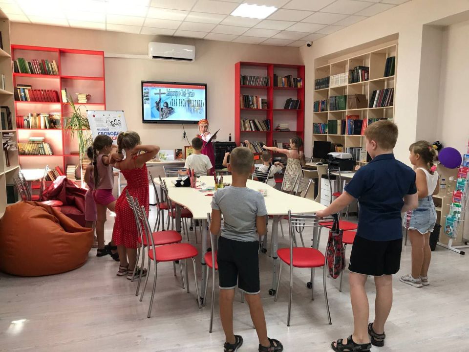 В Центральной детской модельной библиотеке им. Гайдара состоялась лаборатория #ЗнайЧитай: "Как Русь крестили"