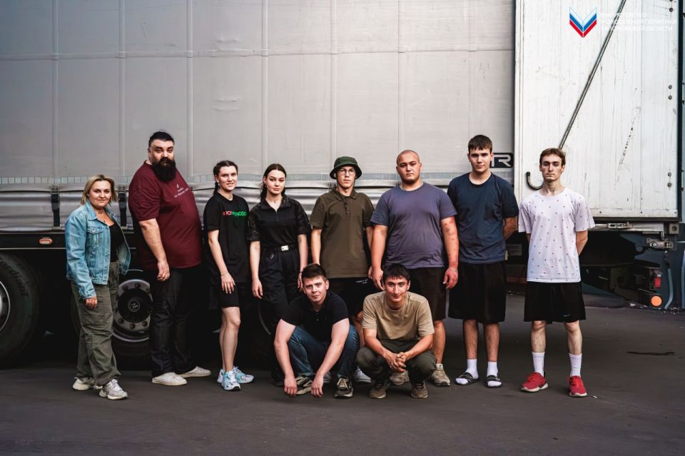 Российский Красный Крест передал 10 тонн чистой воды для гуманитарных миссий в Запорожской области