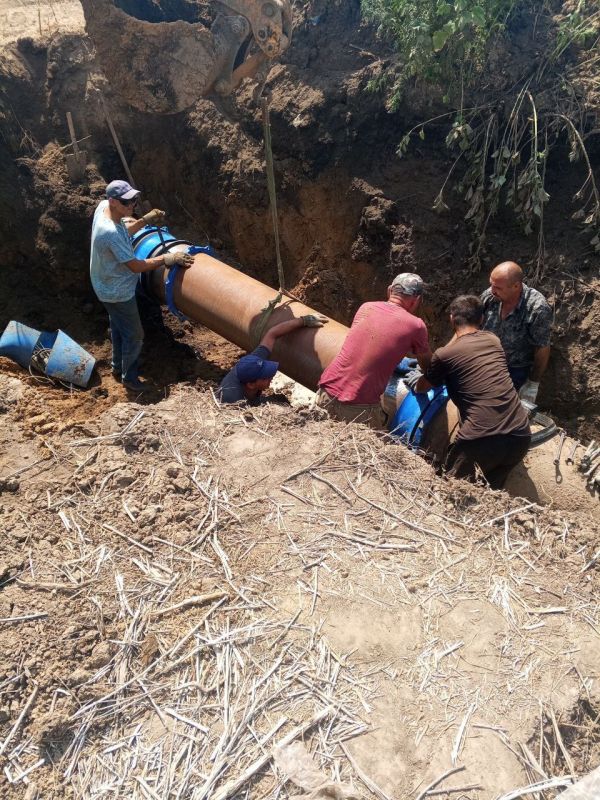 Информируем население. Филиал Васильевское ПУВКХ ГУП ЗО «ВОДА ЗАПОРОЖЬЯ» приступили к работам по замене аварийного участка трубопровода ДУ 500