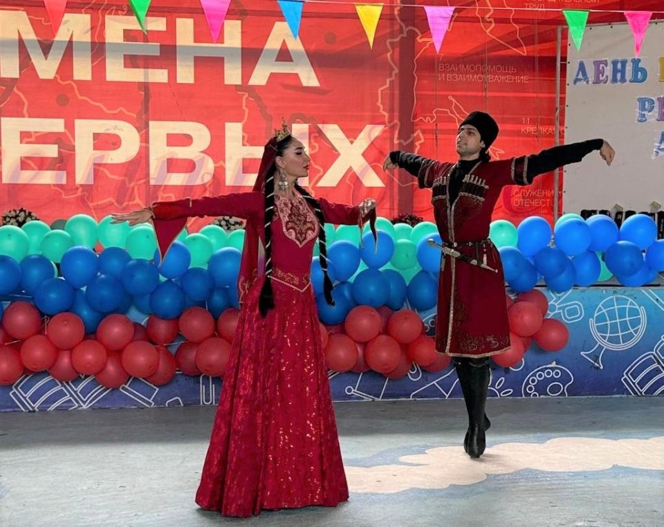 Ансамбль «Лезгинка» представил свои лучшие номера детям из Запорожской области