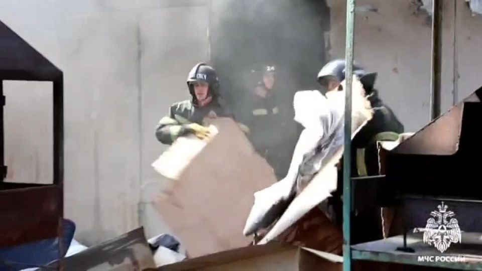 Предварительно, нарушение требований пожарной безопасности при проведении сварочных работ стало причиной пожара на территории авторынка в Мелитополе