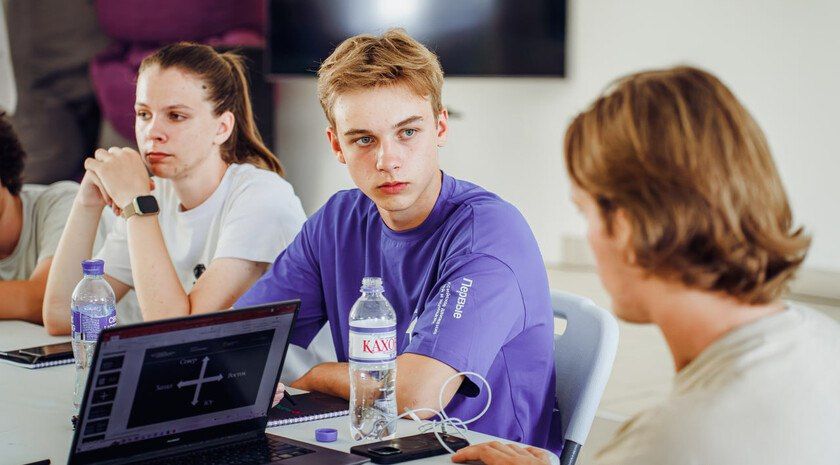 Молодежь Бердянска приняла участие в интенсиве от «Школы лидера»