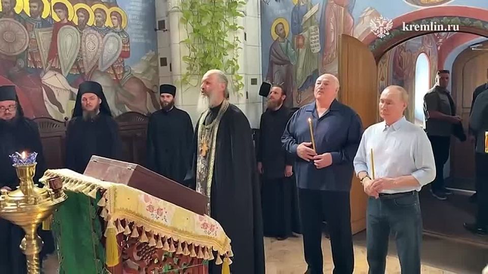 Владимир Рогов: Путин и Лукашенко приняли участие в молебне в церкви Смоленской иконы Божией Матери на Валааме