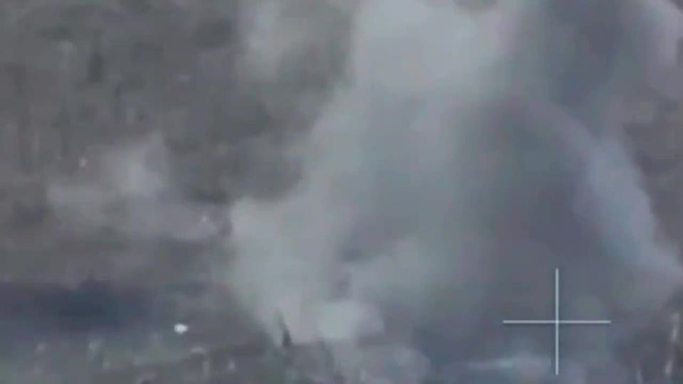 В Интернете появилось видео применения Армией России против бронетехники ВСУ новых боевых элементов индивидуального наведения "Мотив"