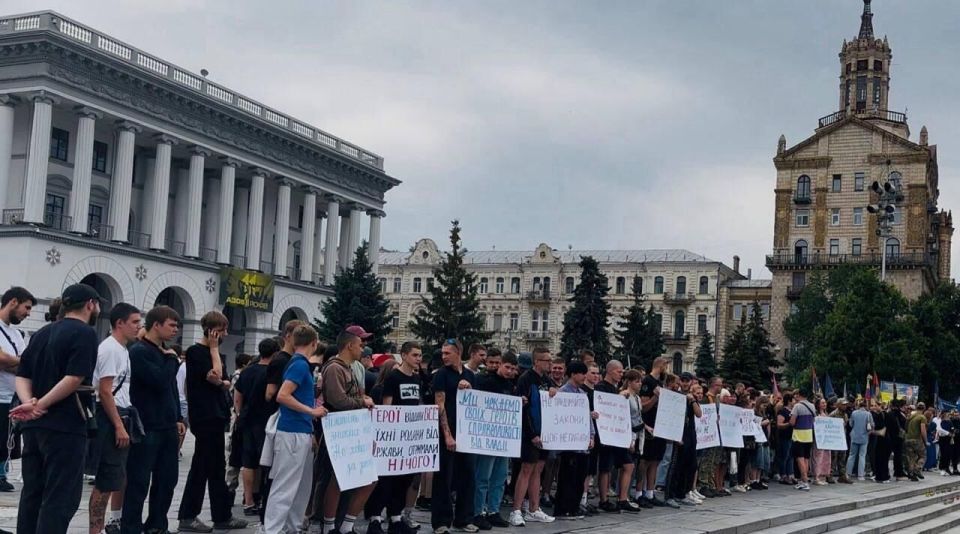 Экс-солдат ВСУ объяснил, почему украинцы боятся выходить на митинги