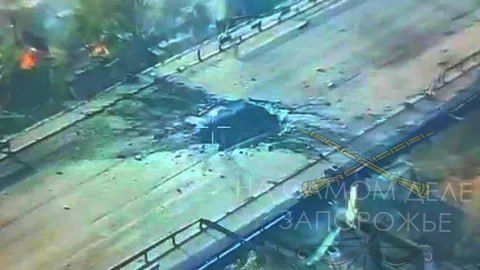 Первый пошел. Российская авиация нанесла удар по мосту через Днепр в Херсоне, отрезав Корабельный район города