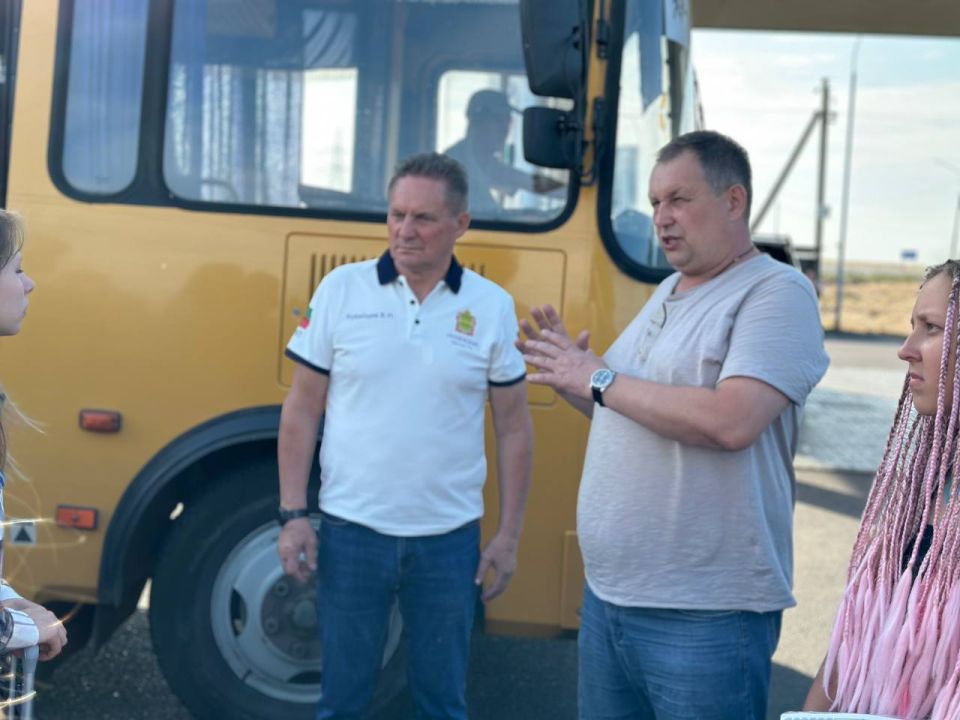 Виктор Кувайцев объявил о начале четвертой смены в лагере на Черноморском побережье для детей из подшефных районов